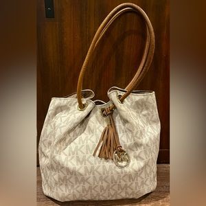 Big Michael kors shoulder bag
